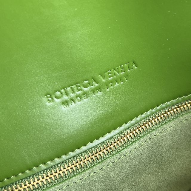 BV original calfskin small liberta bag 806030 green