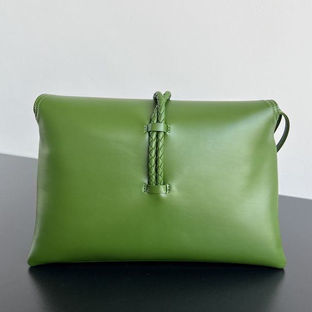 BV original calfskin medium liberta bag 806034 green