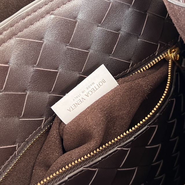 BV original calfskin andiamo bucket 844169 fondant