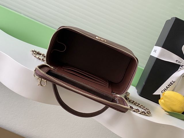 CC original grained calfskin vanity with chain AP4936 dark brown