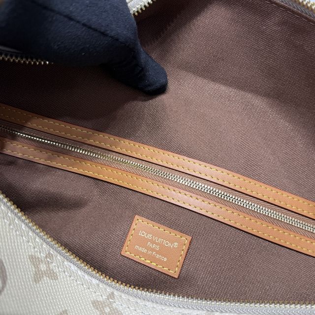 Louis vuitton monogram canvas vagabond hobo bag M26931 sand beige