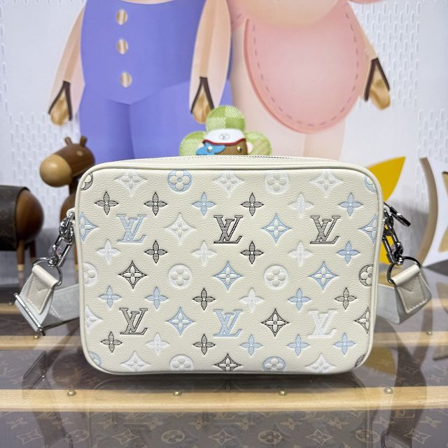Louis vuitton original calfskin trio messenger bag M28854 white