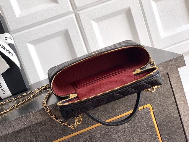 CC grained calfskin vanity with chain  AP5212 black