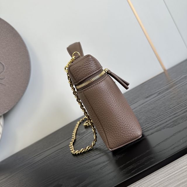 CC grained calfskin large vanity with chain AP5347 light brown