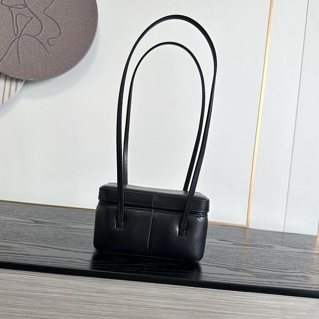 CC grained calfskin small vanity AP5067 black
