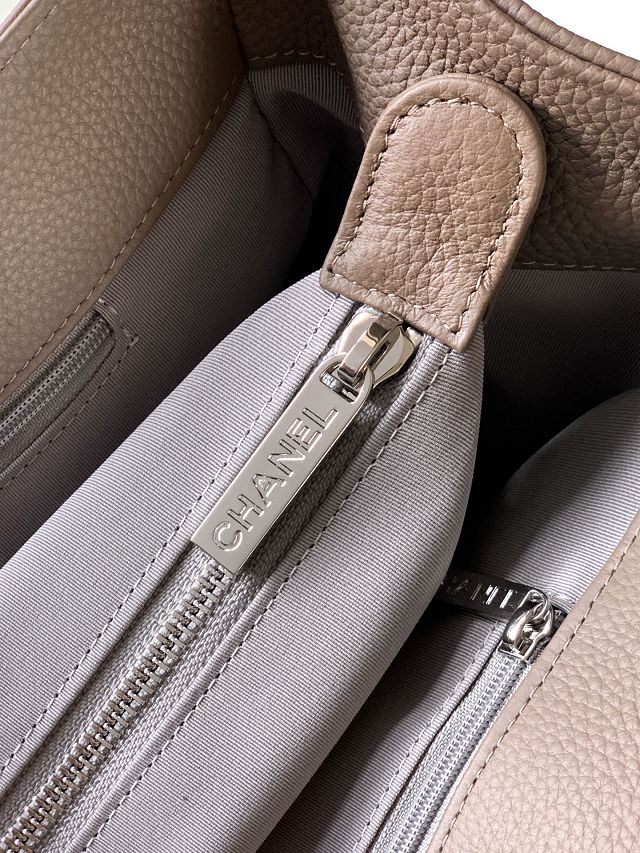CC grained calfskin small tote bag AS2156 light brown