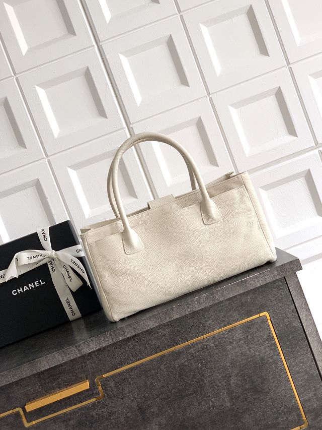 CC grained calfskin small tote bag AS2156 white