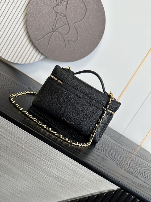 CC grained calfskin small vanity with chain AP5346 black