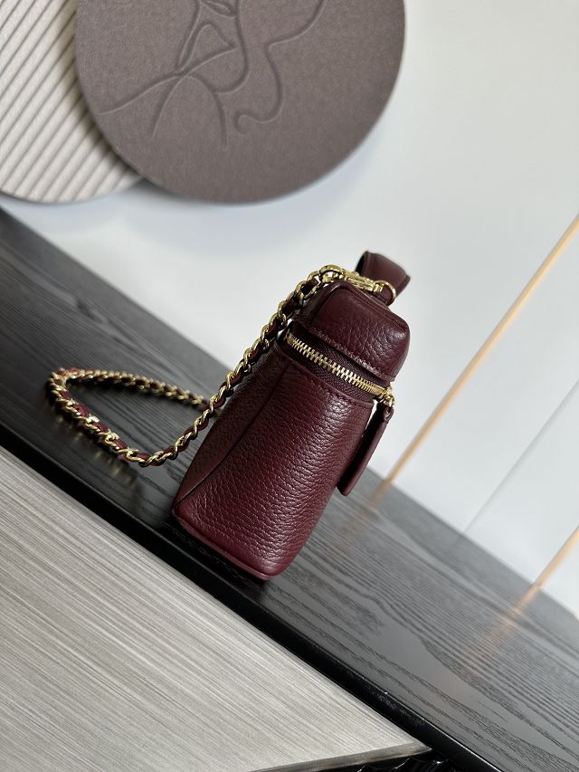 CC grained calfskin small vanity with chain AP5346 bordeaux
