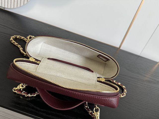 CC grained calfskin small vanity with chain AP5346 bordeaux