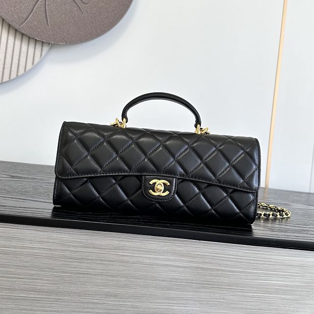 CC lambskin clutch with chain AP5280 black