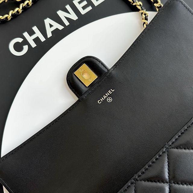 CC lambskin clutch with chain AP5280 black