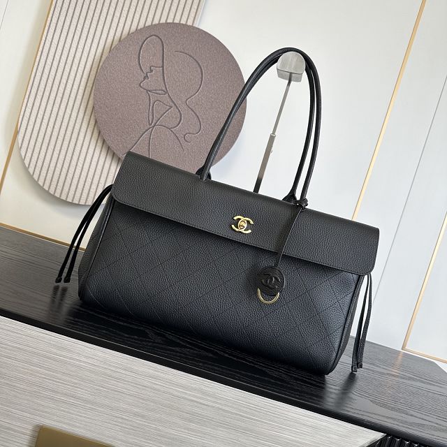 CC grained calfskin medium shopping bag AS6428 black