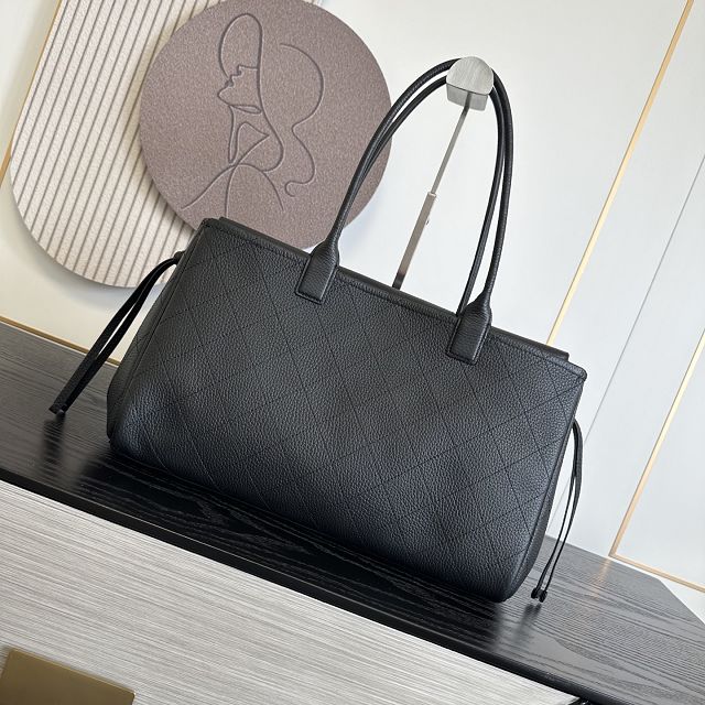 CC grained calfskin medium shopping bag AS6428 black