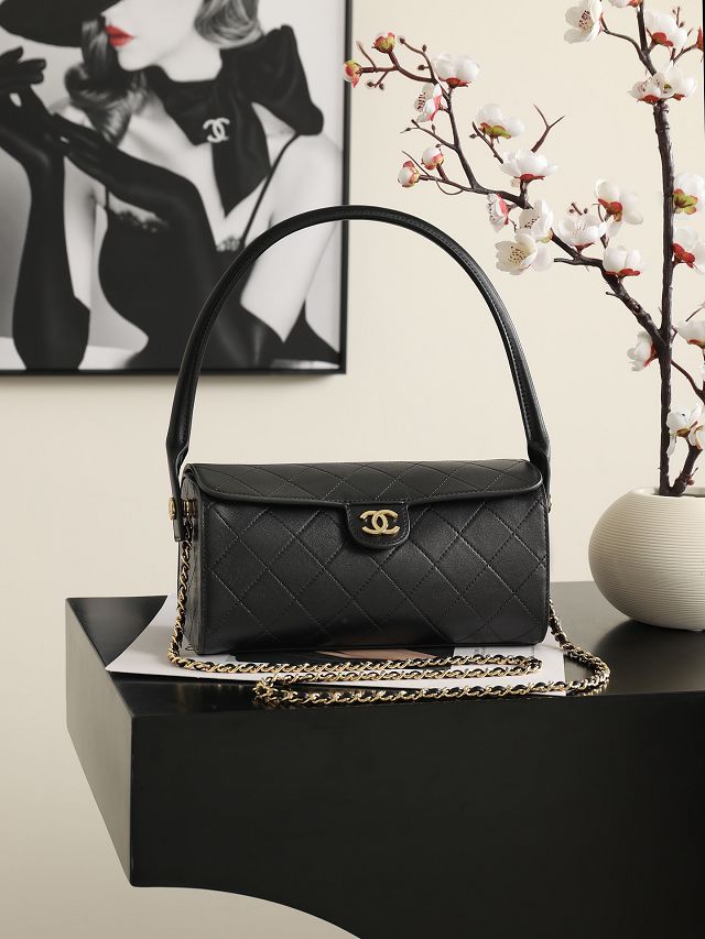 CC lambskin clutch with chain AP5294 black
