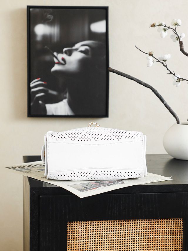CC calfskin 25 mini handbag AS5631 white