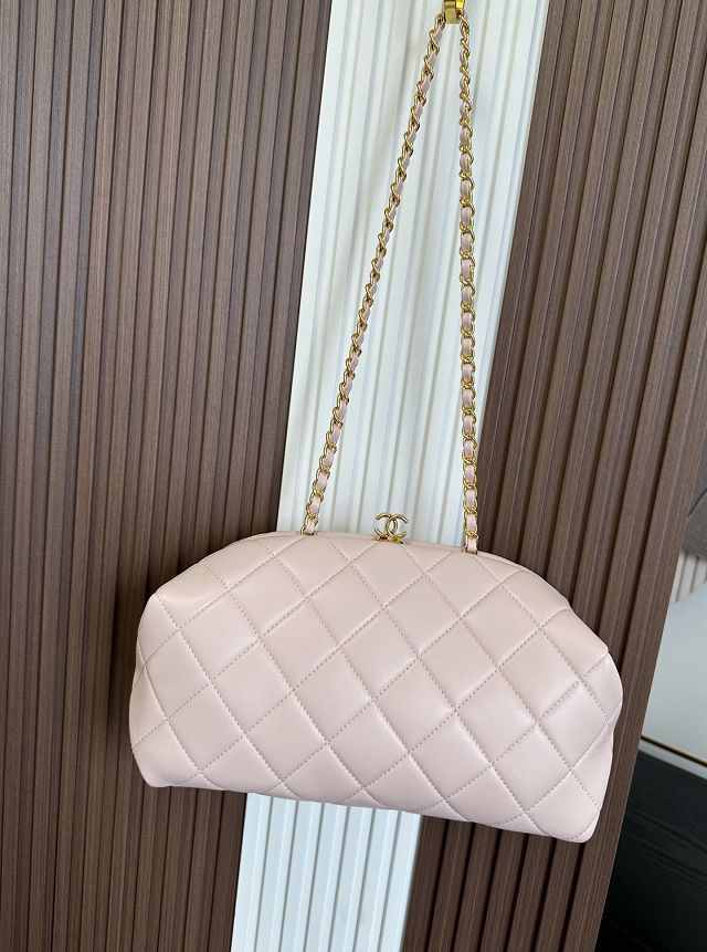 CC lambskin clutch with chain AP5251
