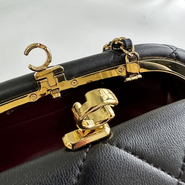 CC lambskin clutch with chain AP5251