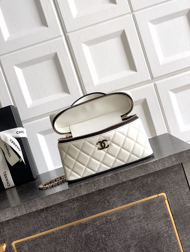 CC lambskin vanity with chain AP5240 white