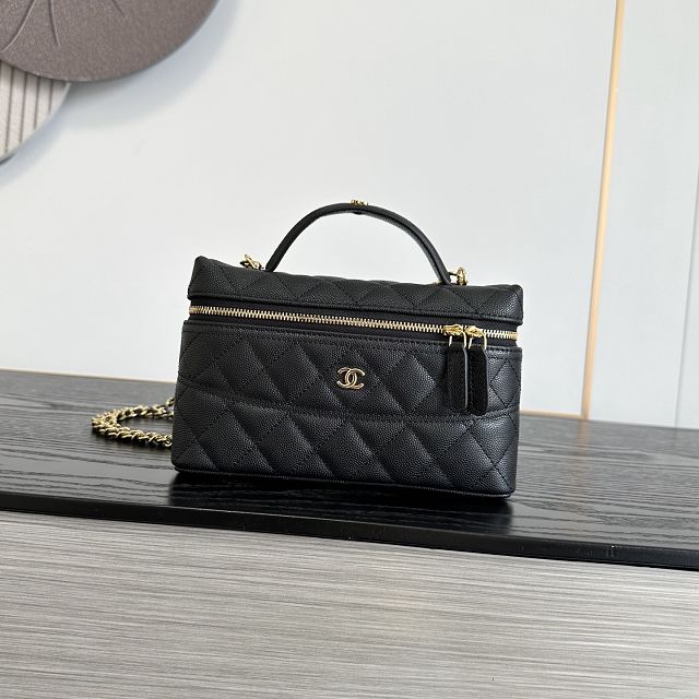 CC grained calfskin vanity with chain AP5475 black