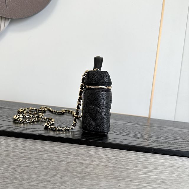 CC grained calfskin vanity with chain AP5475 black