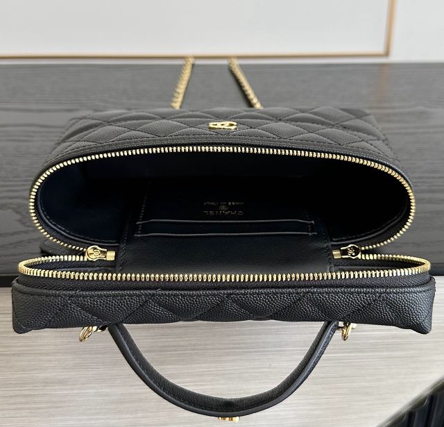 CC grained calfskin vanity with chain AP5475 black