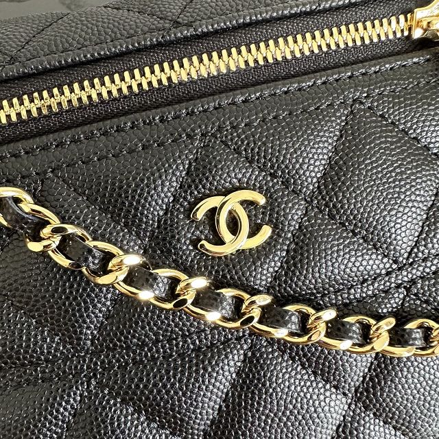 CC grained calfskin vanity with chain AP5475 black