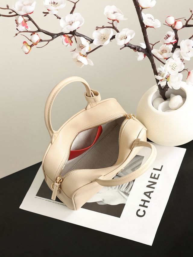 CC calfskin clutch with strap AP5528 beige