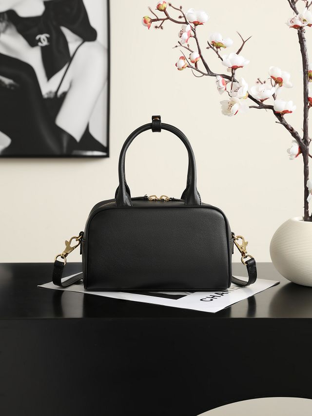 CC calfskin clutch with strap AP5528 black