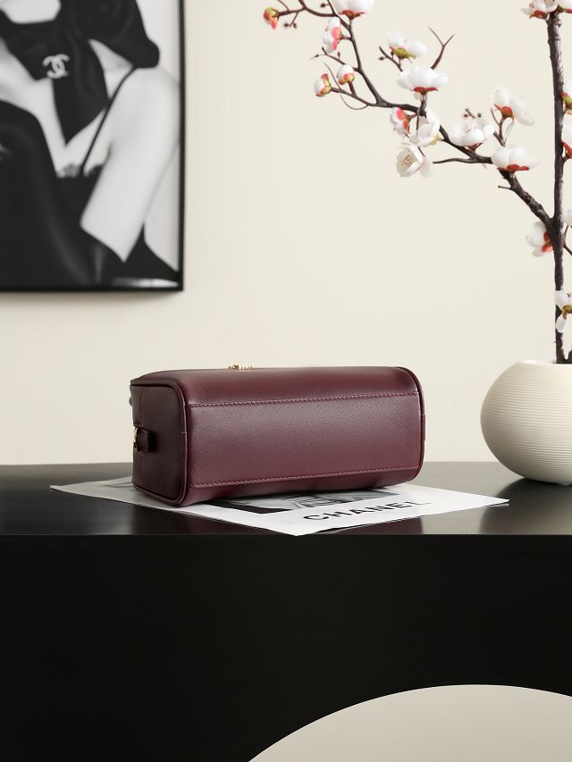 CC calfskin clutch with strap AP5528 bordeaux