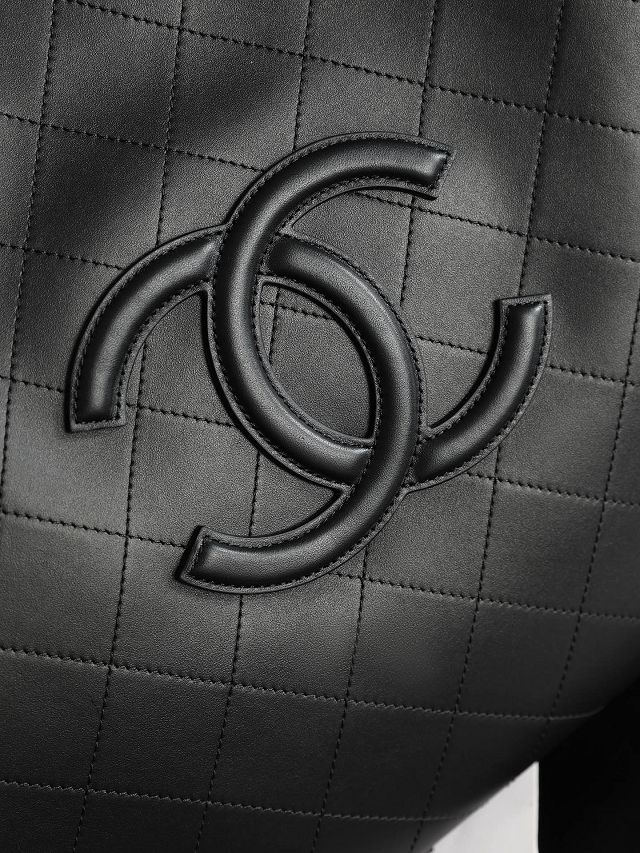 CC calfskin medium shopping bag AS6201 black