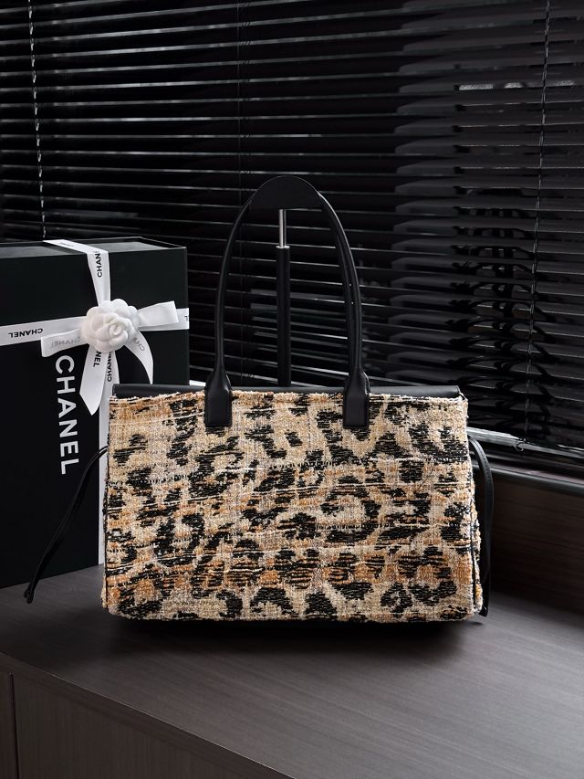 CC tweed medium shopping bag AS6428 black